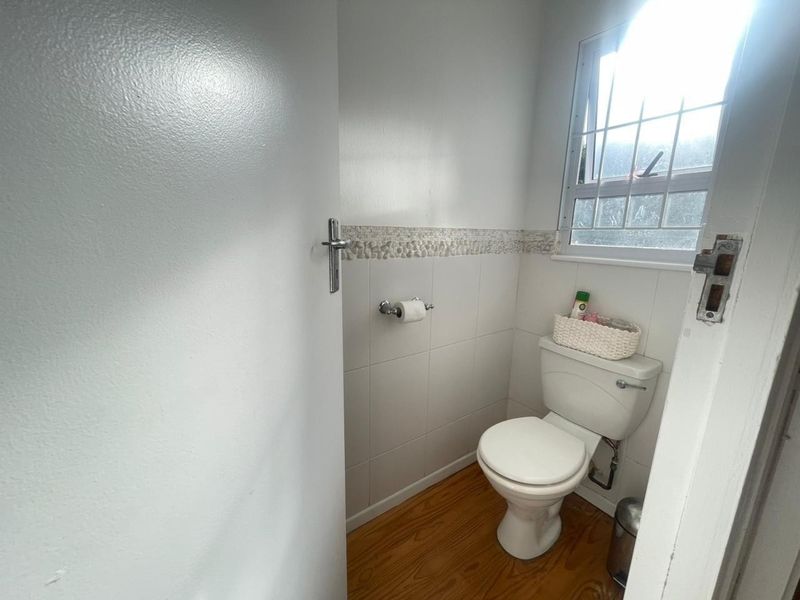 R8,500 | Bachelor Flatlet – Ideal for a Single Professional - Photo 10