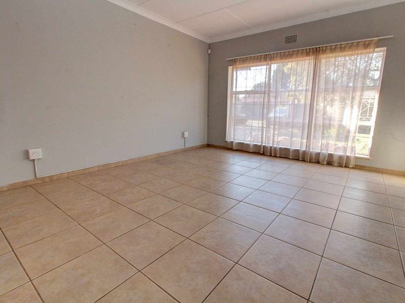 Space, Style, & Solar Savings: Your Dream Home Awaits! - Photo 7