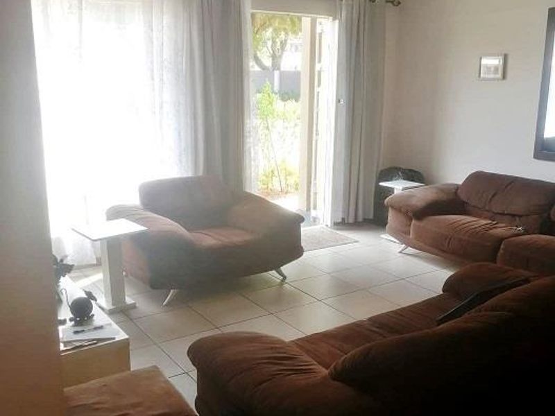 LIVE, PLAY, RELAX - Photo 2