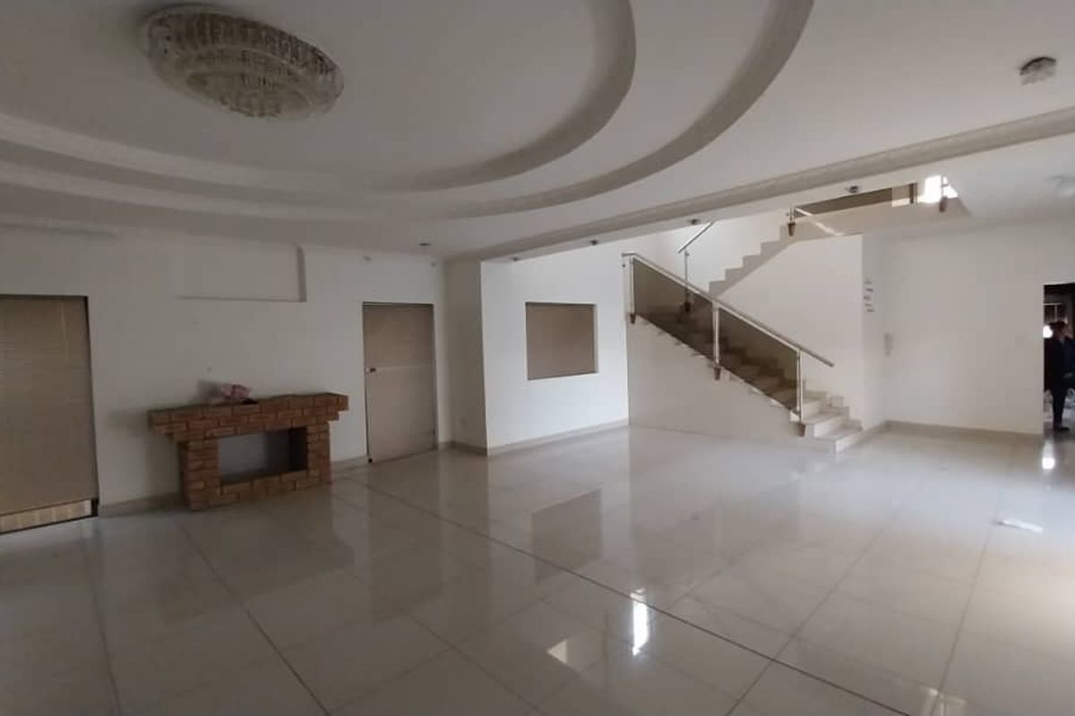 🏡 Double Storey House for Sale - Photo 4