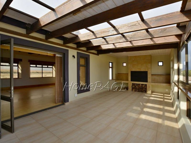 Kramersdorf, Swakopmund:  BEAUTIFUL LARGE HOME with DUNE VIEWS is for sale - Photo 10