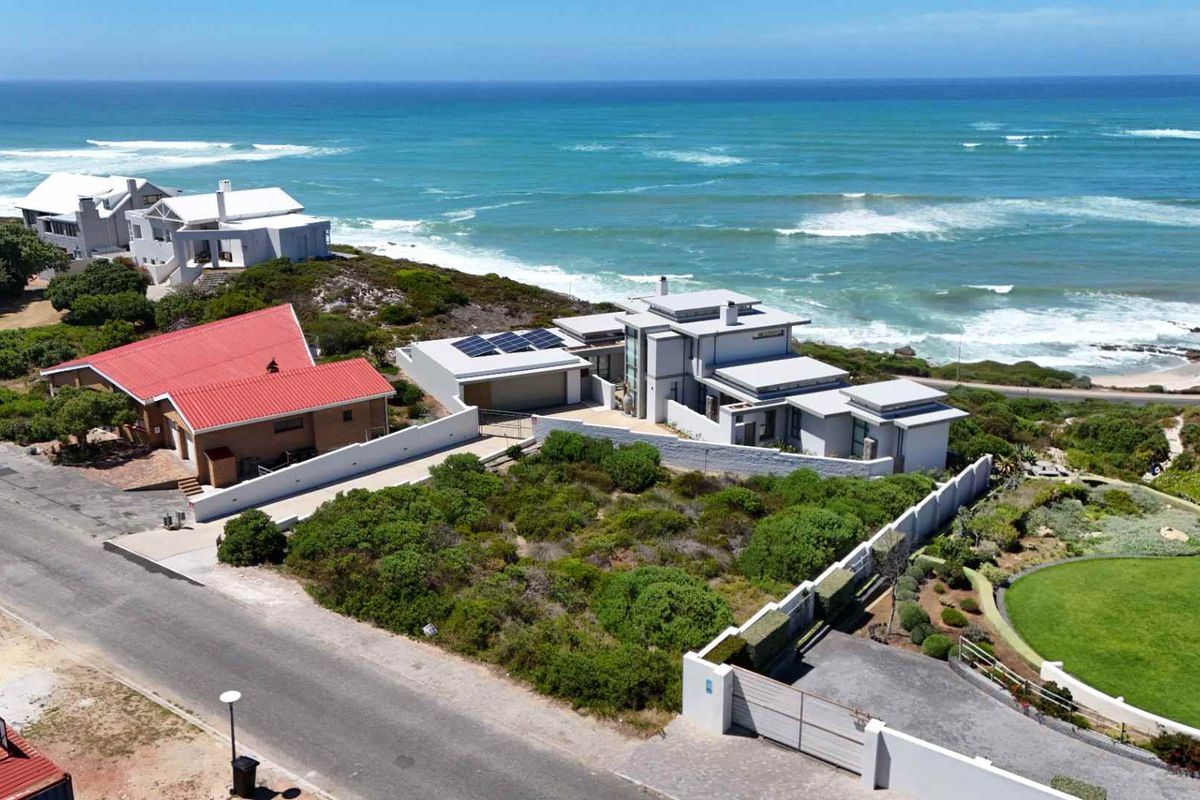 VACANT LAND - Minutes from the sea - Photo 5