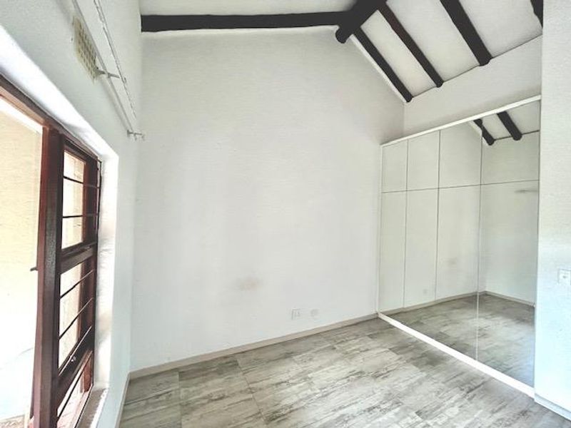 Beautiful Unfurnished One Bedroom apartment in Morningside FOR SALE - Photo 7