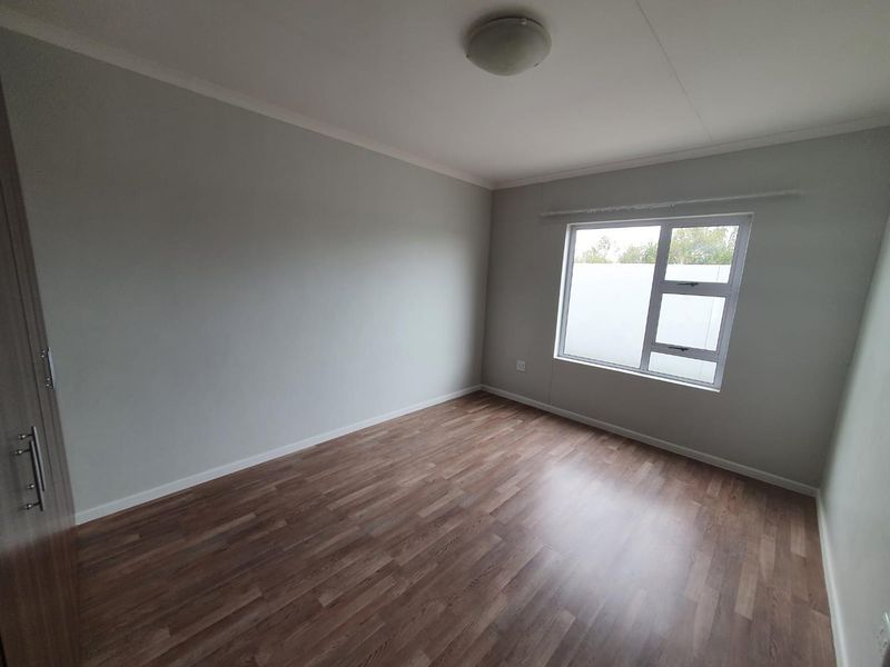 Perfect starter Home! - Photo 10