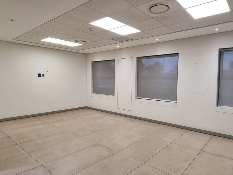 1 097m2 Louwlardia Centurion Office To Let - Photo 4