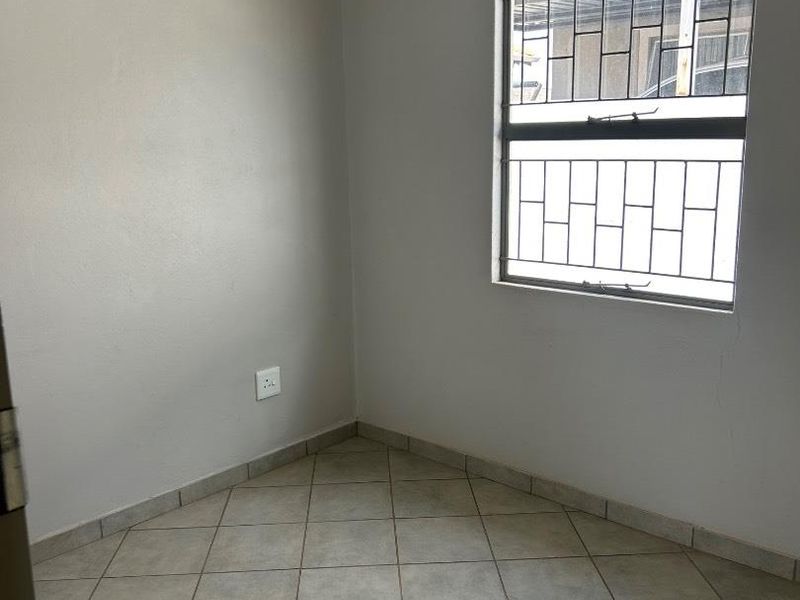 3 Bedroom house in Lotus gardens - Photo 8