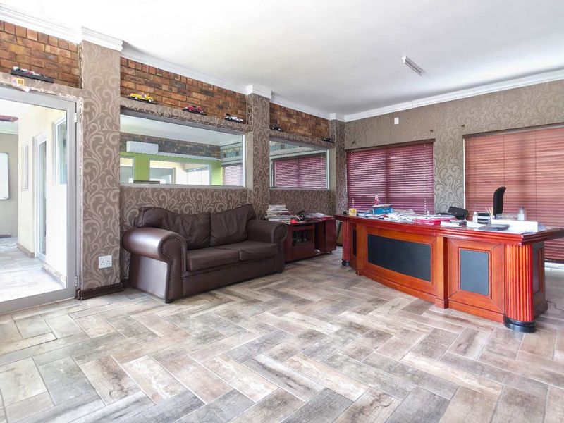 Prime Commercial Space For Your New Head Office in Perfect Location Close To Melrose Arch - Photo 9