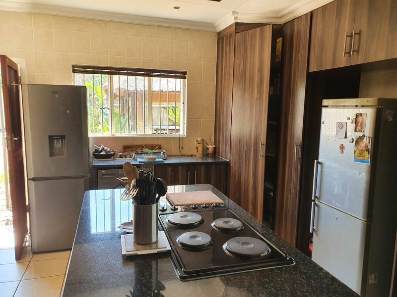 Neat Family home. - Photo 3