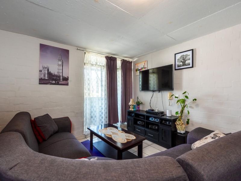 Convenience & Comfort: Perfect Flat for Young Professionals! - Photo 2