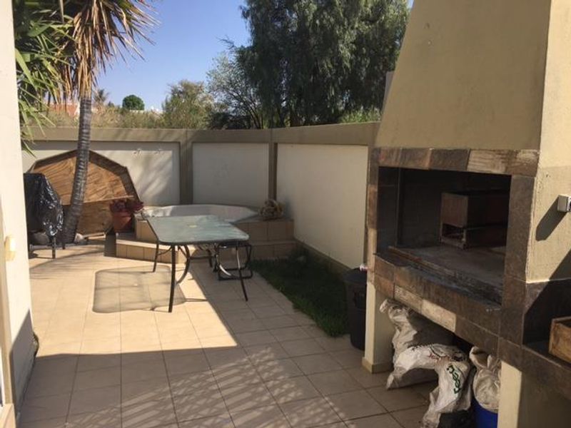 CORNER UNIT!! SOUGHT-AFTER COMPLEX CLOSE TO ALL AMENITIES AND THE INTERNATIONAL SCHOOL!! - Photo 9
