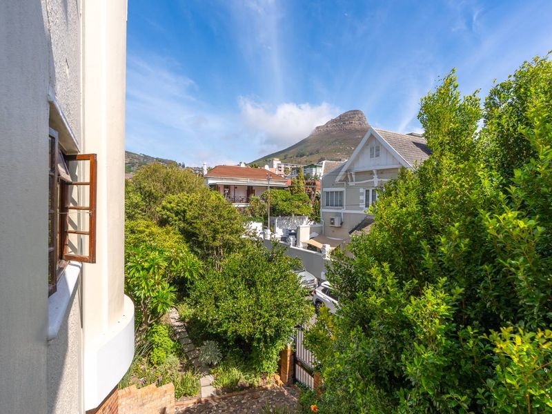 Charming Art Deco Corner Apartment with North Facing Views in Upper Gardens - Photo 3