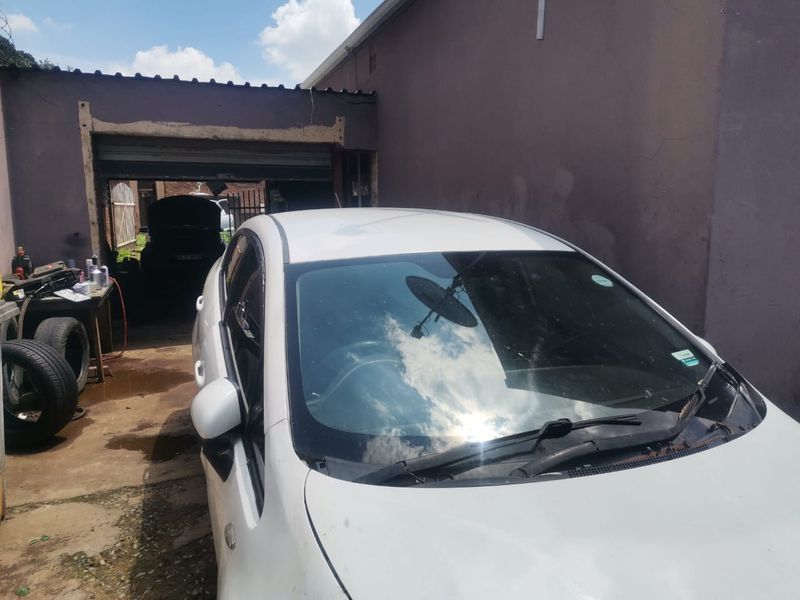 Calling all deveopers or someone keen to take on a project home!! - Photo 5