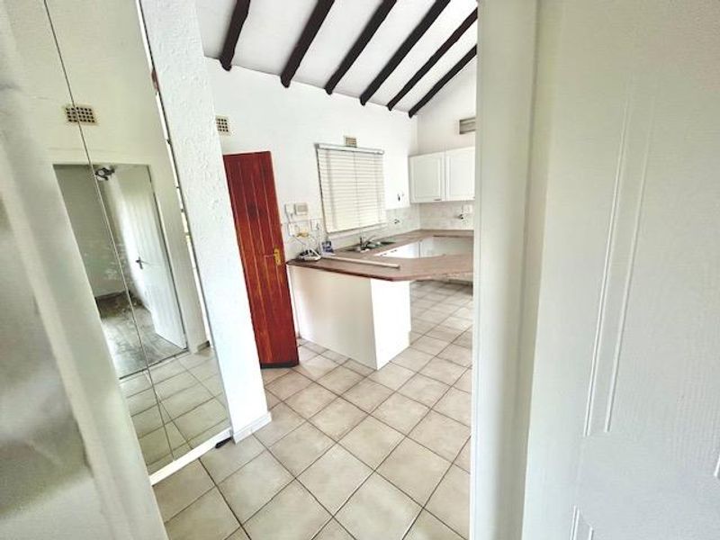 Beautiful Unfurnished One Bedroom apartment in Morningside FOR SALE - Photo 4