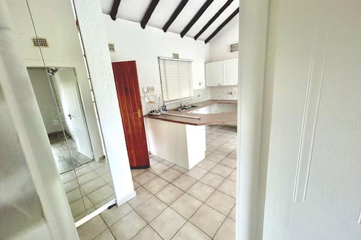 Beautiful Unfurnished One Bedroom apartment in Morningside FOR SALE - Photo 4