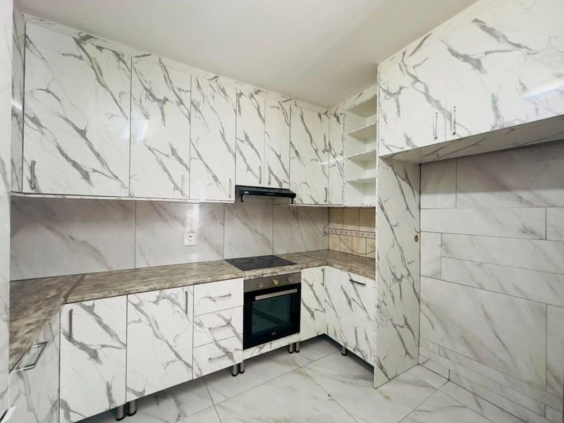 3 Bedroom House for Sale - Photo 4