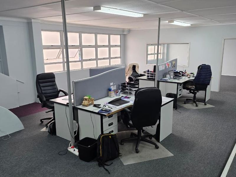 Perfect Warehouse with Showrooms & Storage – Business Ready - Photo 8