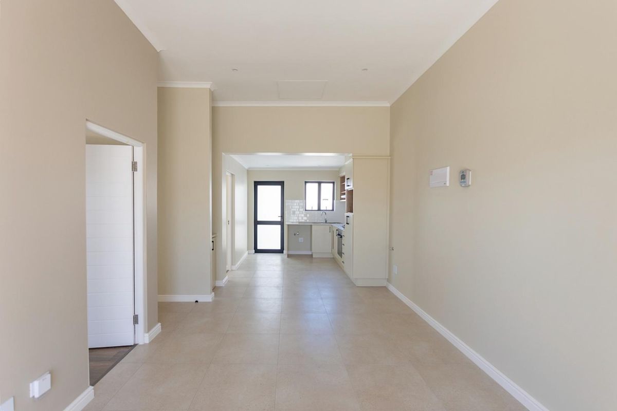 Brand-new 2-bedroom home in Villa Del Mare, Langebaan. - Photo 3