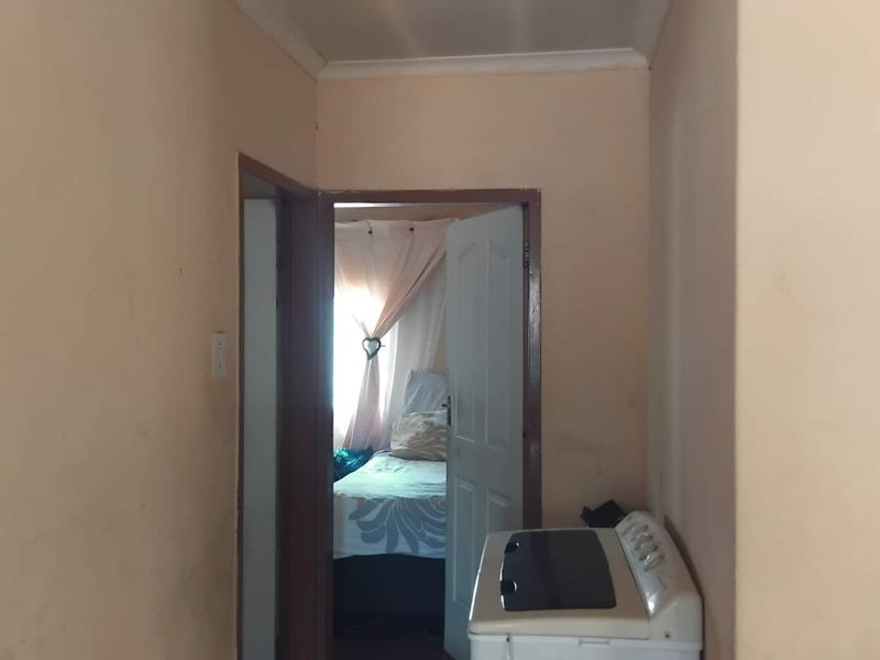 2 Bedroom House For Sale in Mabopane Unit x - Photo 7