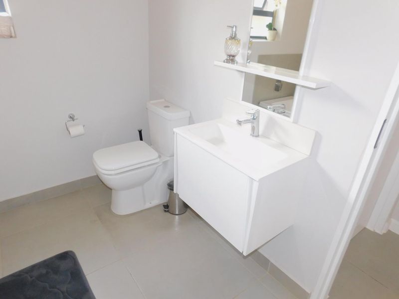 2 Bedroom unfurnished apartment in Morningside - Photo 10