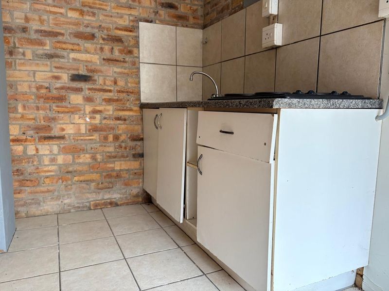 Batchelor pad delight - Photo 7
