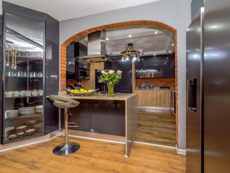 Modern and Luxurious - Lambert road, Morningside - Photo 8