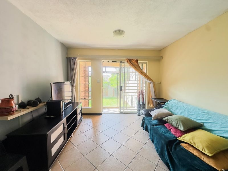 2 Bedroom Townhouse with a Private Garden - Photo 7