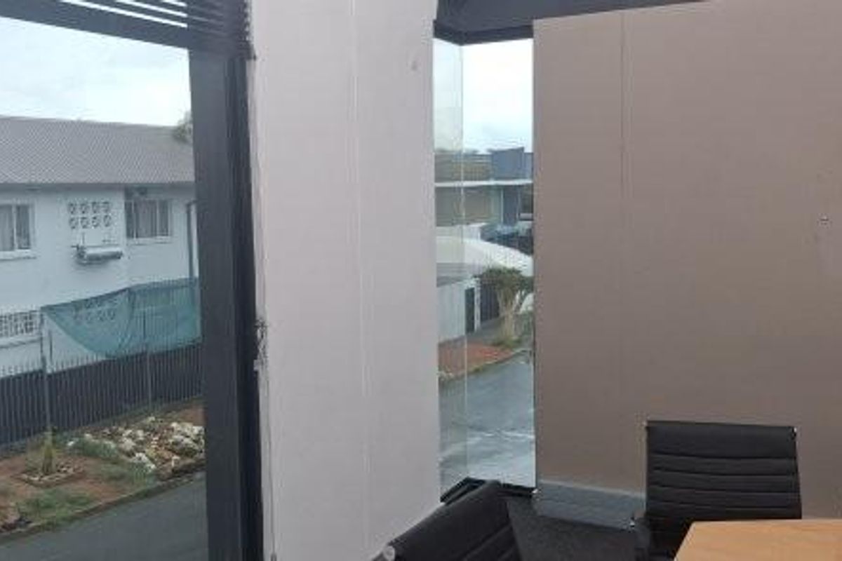 A-Grade Office To Let - Photo 2