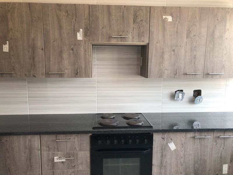 UNFURNISHED 3 BEDROOMS - Photo 10