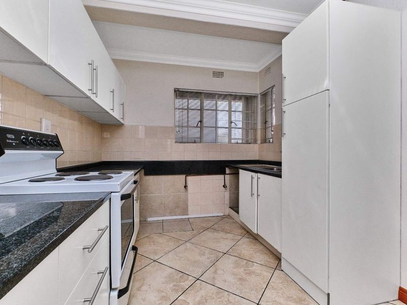 Your Ideal Home- Private Garden and Top Facilities - Photo 3