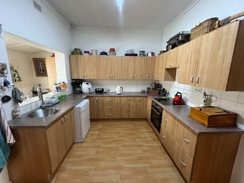 Charming Riverfront Home with Breathtaking Views - Photo 6