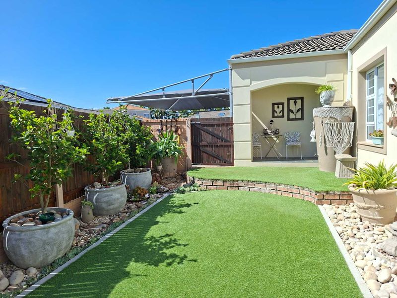 Beautiful home in secure estate - R1 650 000 - Photo 6