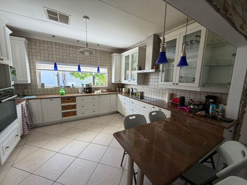 🏡 Beautiful Family Home for Sale – Eros, Windhoek - Photo 4