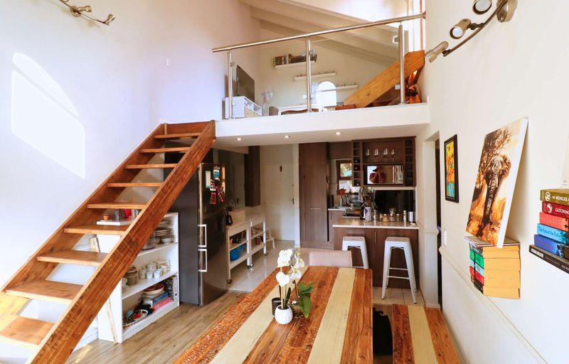 Stylish Loft Apartment with Golf Course Views – Prime Melrose Location
