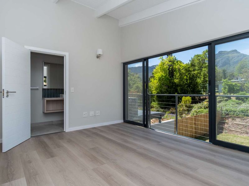 A Modern Masterpiece in a Prestigious Estate - Photo 4