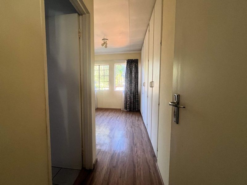 Look No Further if Space and Low Maintainance are your Priorities. - Photo 9