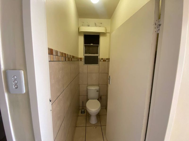 Well suited lock and go unit in Krugersdorp - Photo 9