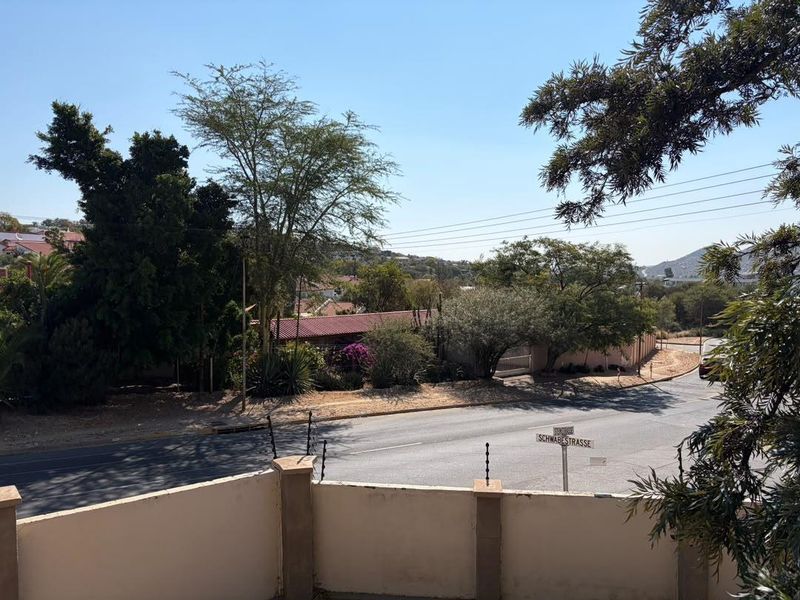 Spacious Klein Windhoek Family Home For Sale - Photo 5