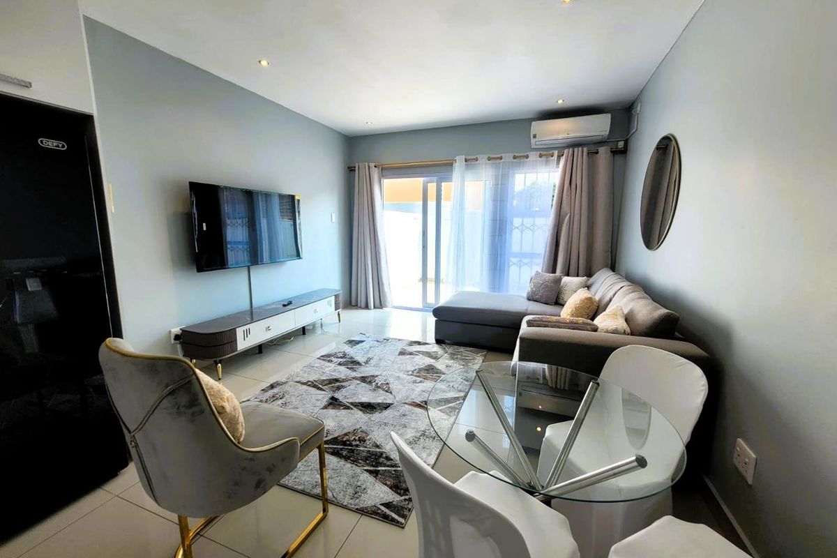 Modern Fully Furnished Two-Bedroom Duplex for Rent – Blackburn Road - Photo 2