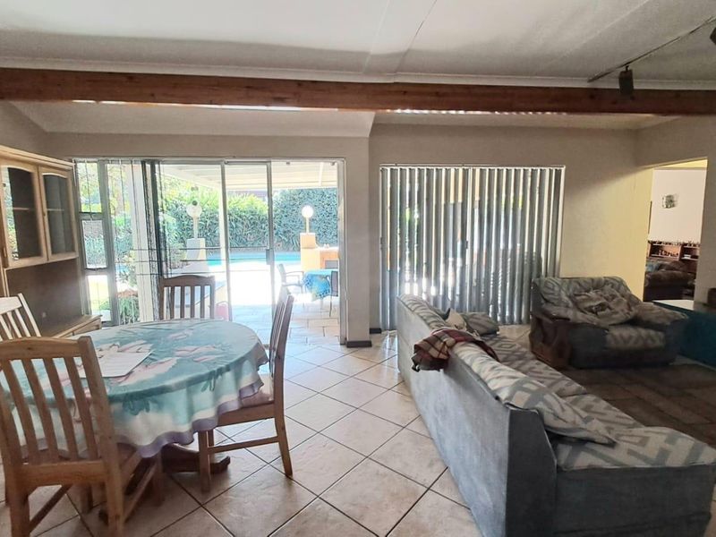 4 Bedroom Family Home - Photo 7