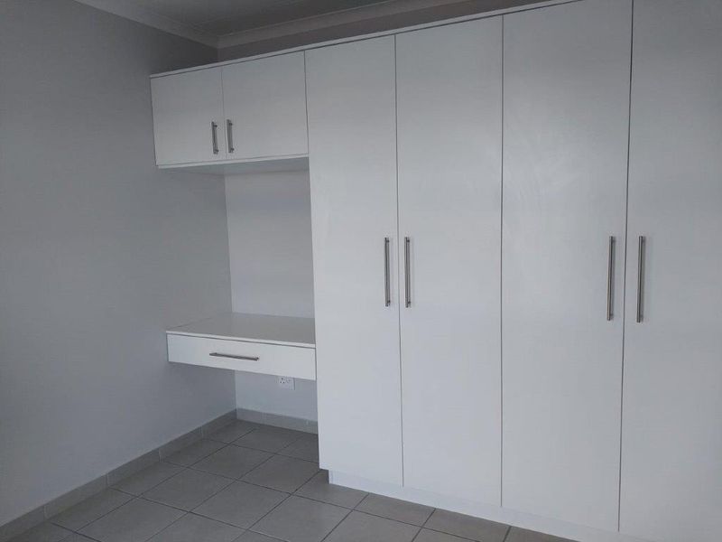 Newly built 1st floor apartment to rent in Langeberg Heights. - Photo 6