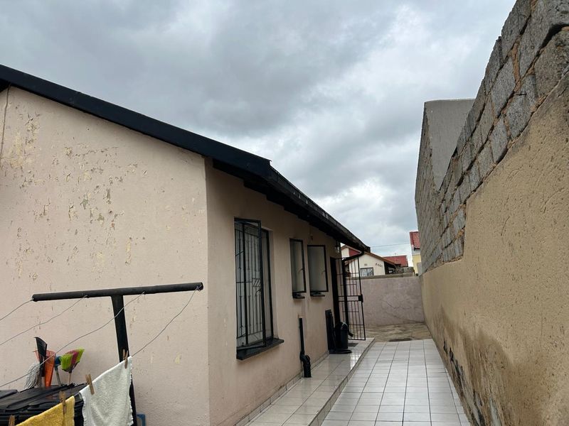 Ebony Park - R 950 000 2 beds , 1 bath - Photo 7