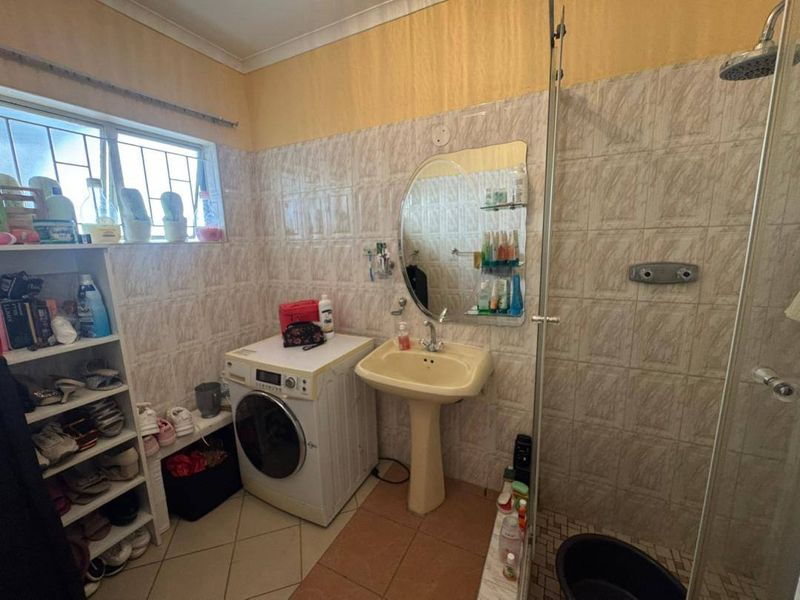 3 Bedroom House For Sale in Khomasdal - Photo 9