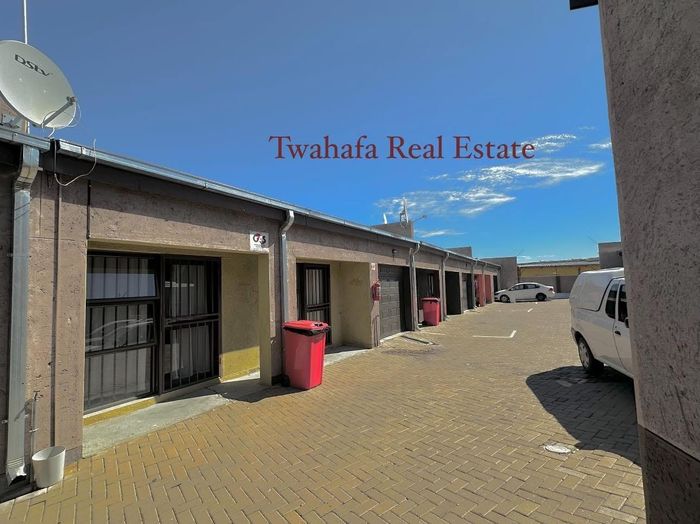 Property #2494044, Townhouse For Sale in Khomasdal
