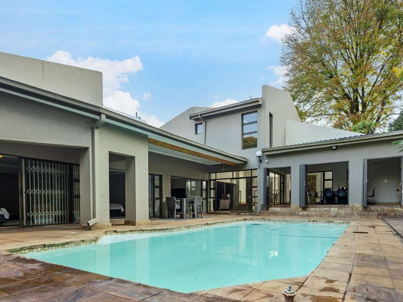 Gorgeous 4 Bedroom Home in Morning Hill Bedfordview - Photo 4