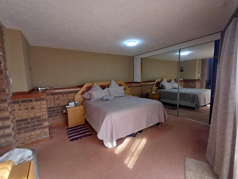 Glenvista,4 Bedroom house with study - Photo 9