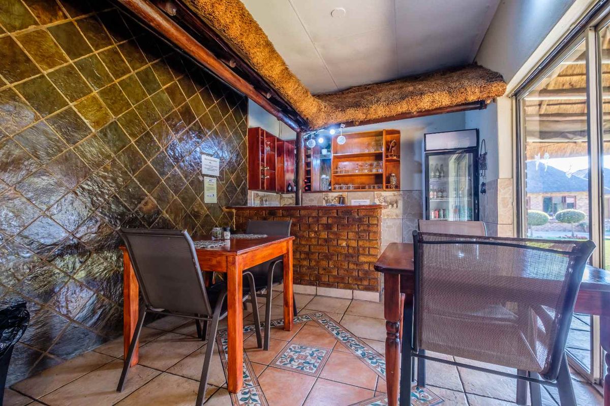 A GUESTHOUSE NEAR THE AIRPORT - Photo 5