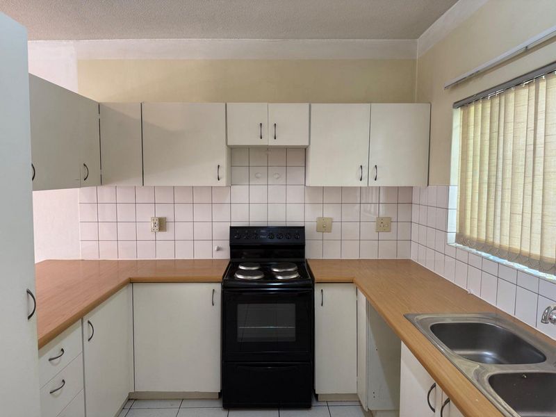 Bright 2-Bed Apartment with Balcony - Photo 3