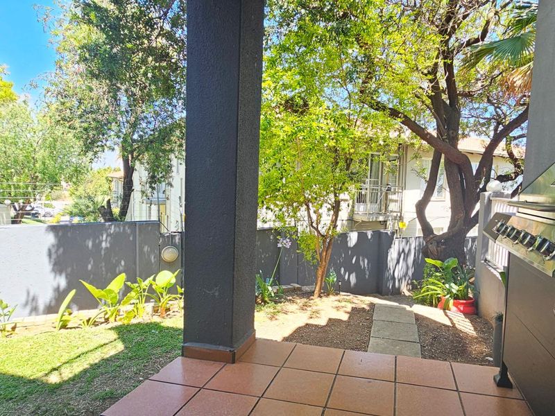 ABSOLUTELY STUNNING Newly renovated Apartment in Radiokop - Photo 2