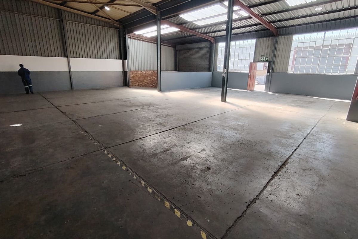 Neat Newly Painted Factory To Let - Photo 2