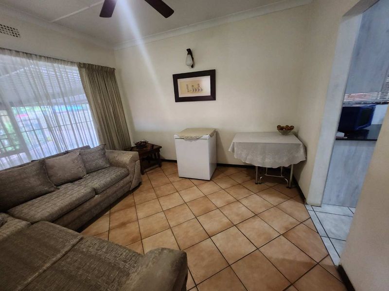 Randhart home built for family living and rental returns - Photo 10